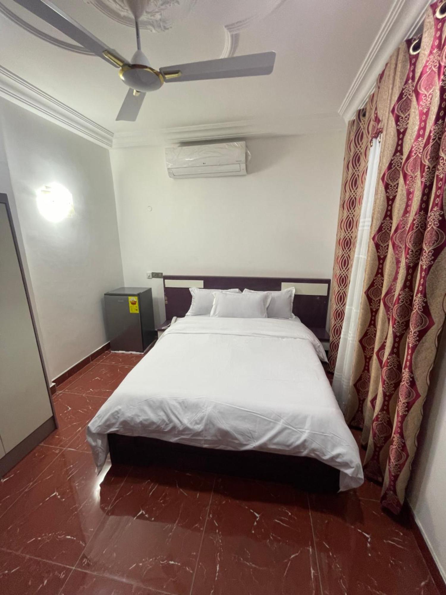 George Vee Hotel Ltd Kumasi Zewnętrze zdjęcie