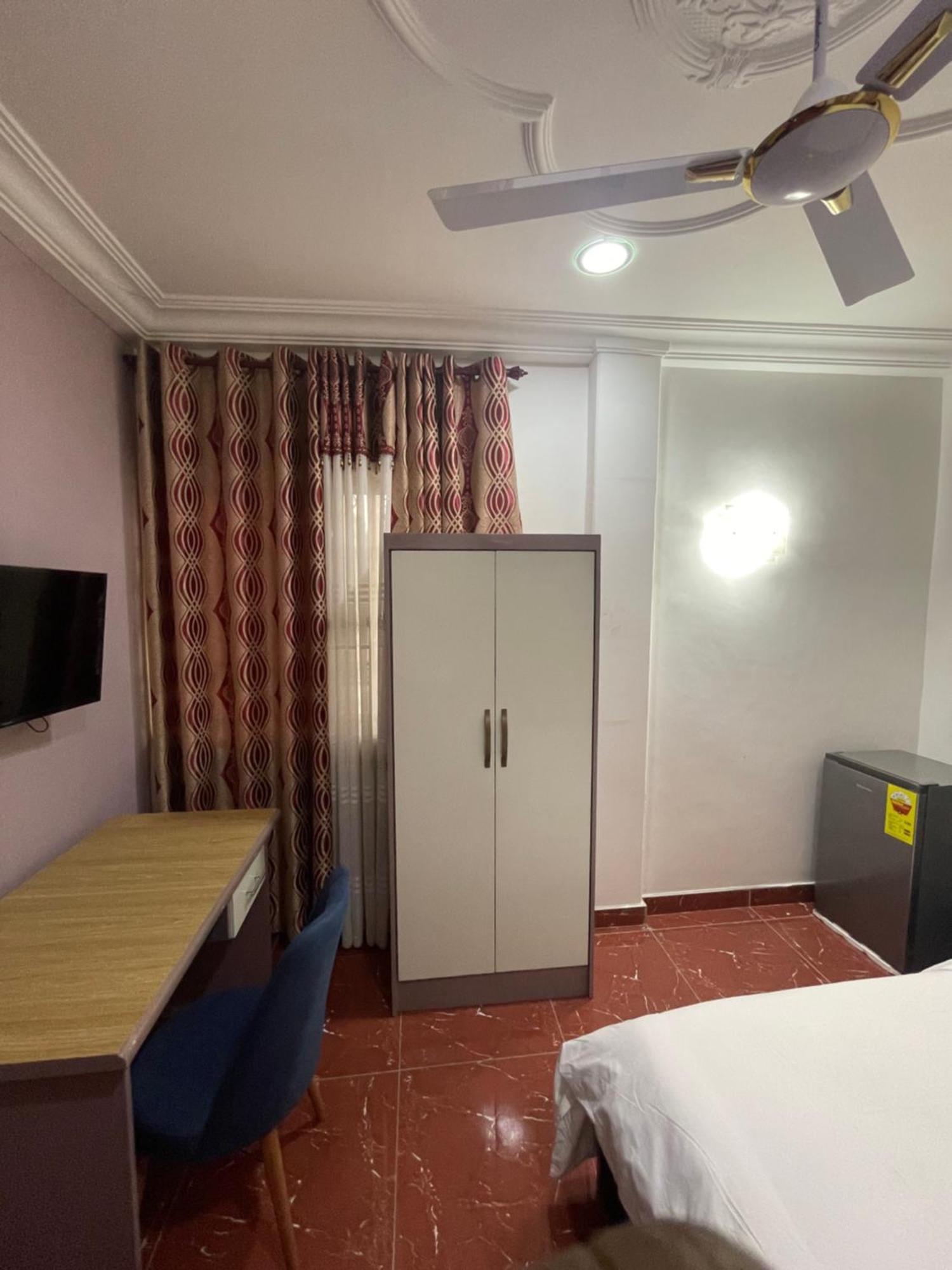 George Vee Hotel Ltd Kumasi Zewnętrze zdjęcie
