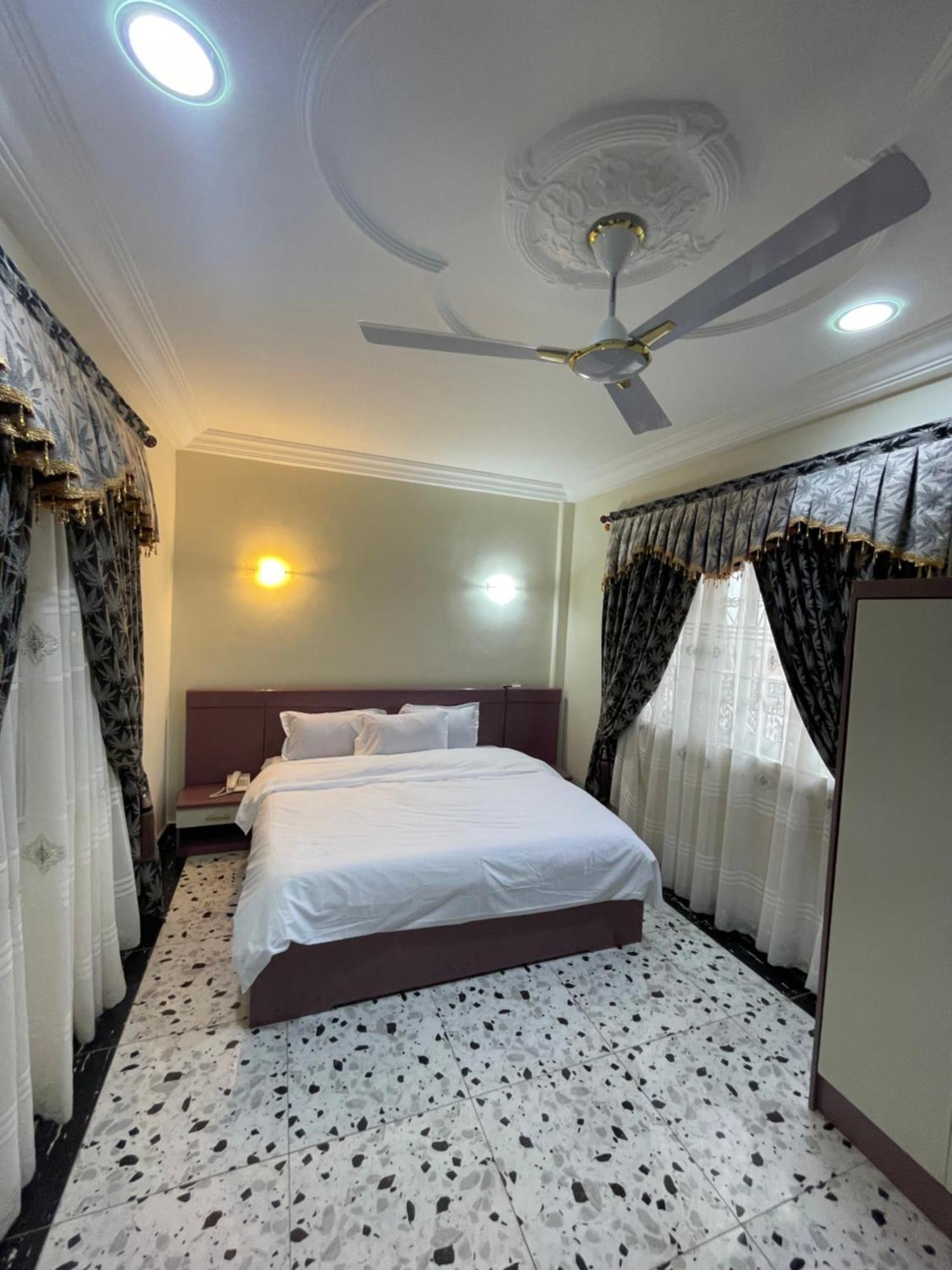 George Vee Hotel Ltd Kumasi Zewnętrze zdjęcie